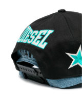 Gorra diesel con letras bordadas