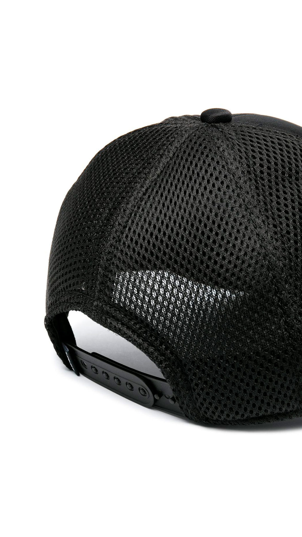 Gorra diesel de béisbol con letras metalizadas