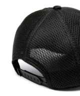 Gorra diesel de béisbol con letras metalizadas