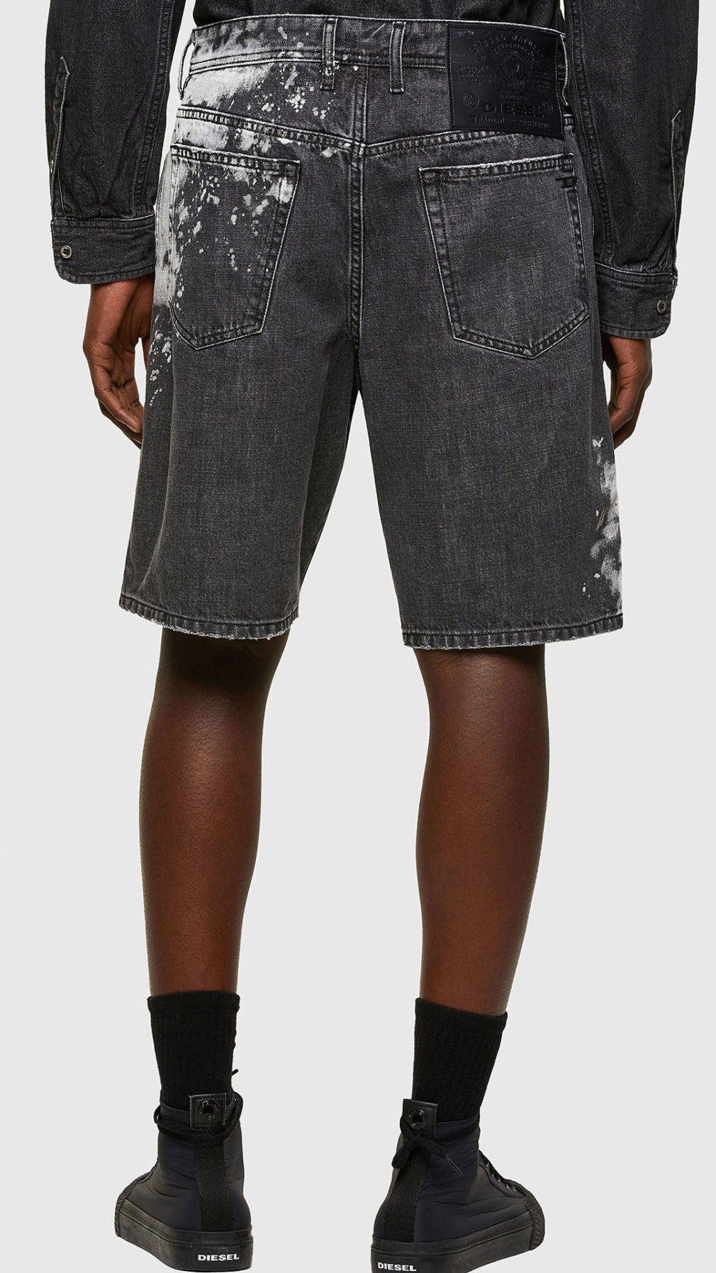 Bermudas diesel vaqueras con motivos desteñidos