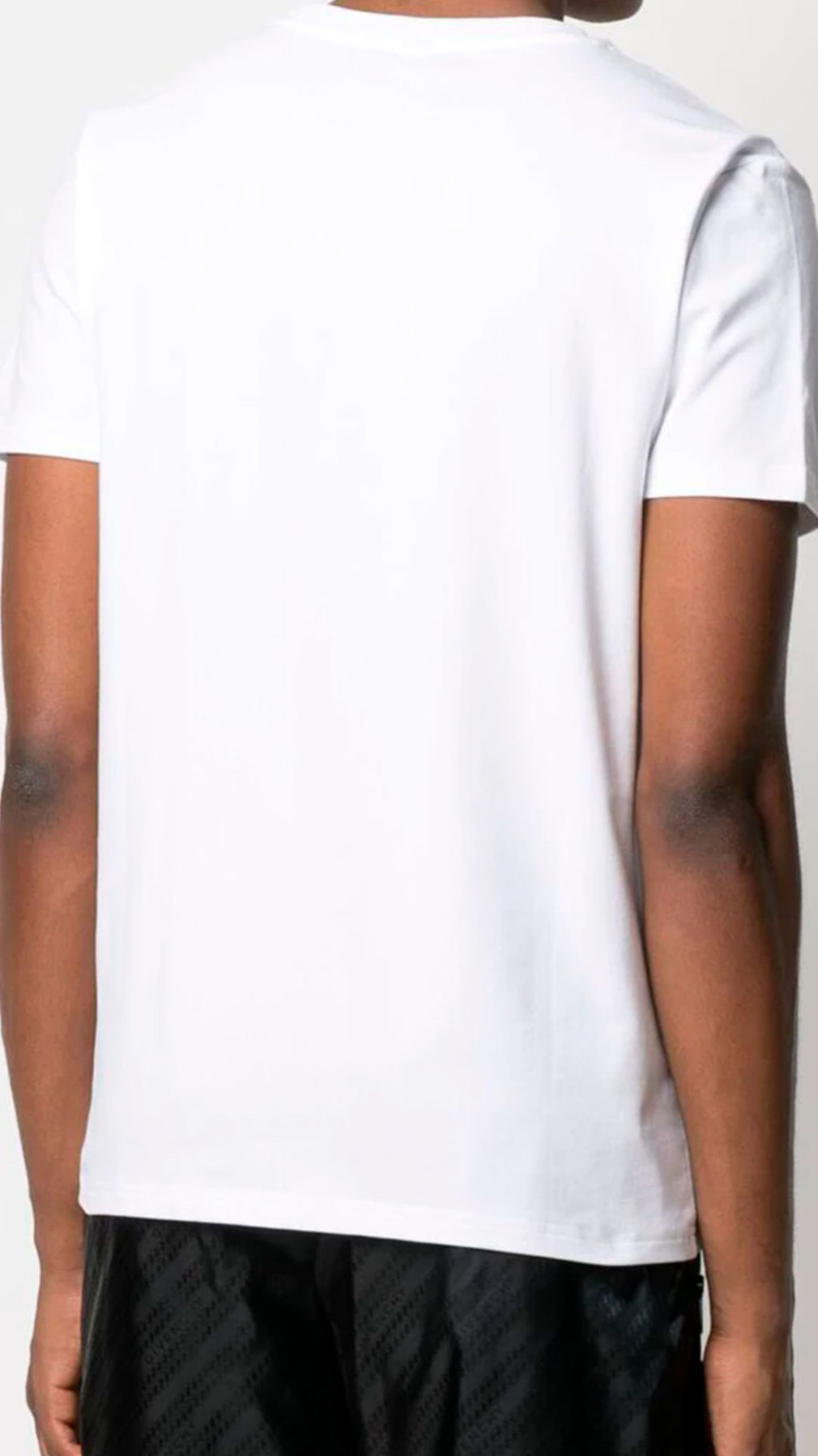 Camiseta moschino manga corta con motivo floral en logo