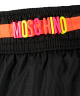 Bañador moschino largo medio con letras del logo en colores