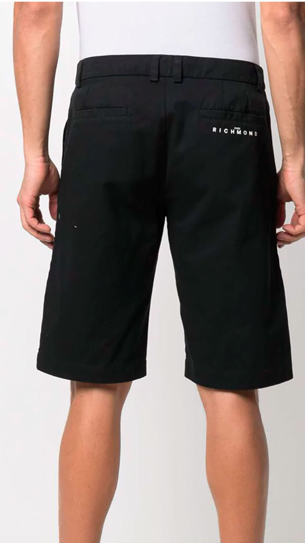 Pantalones john richmond cortos negros logo parte posterior