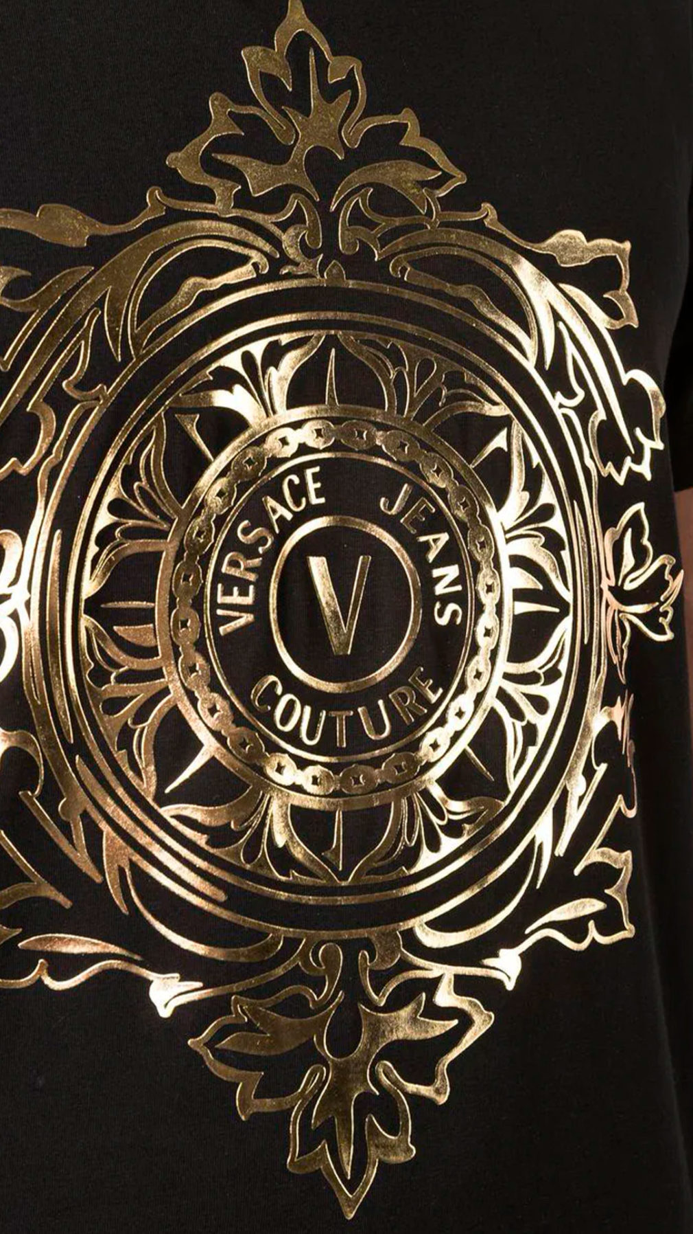 Camiseta Versace Jeans Couture con logotipo en parte delantera dorado