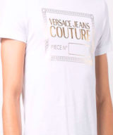 Camiseta Versace Jeans Couture con logo estampado en dorado