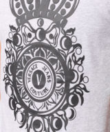 Camiseta Versace Jeans Couture con logo en la parte delantera