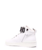 Deportiva Moschino altas con logo de letras plateadas