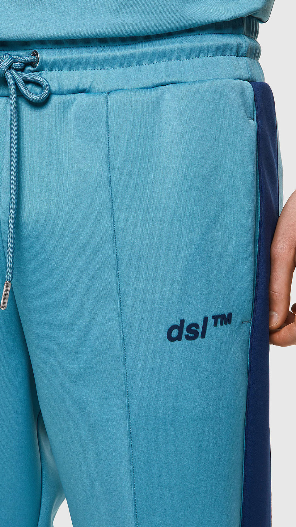 Pantalón Diesel deportivo con logotipo DSL