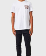 Camiseta Diesel con logo en la parte trasera