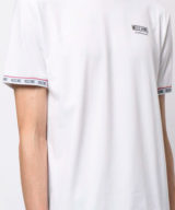 Camiseta Moschino con logo en cinta