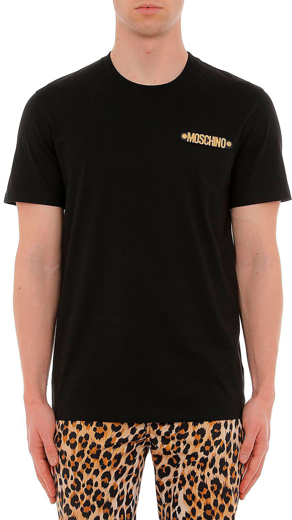 Camiseta Moschino con logo en letras doradas