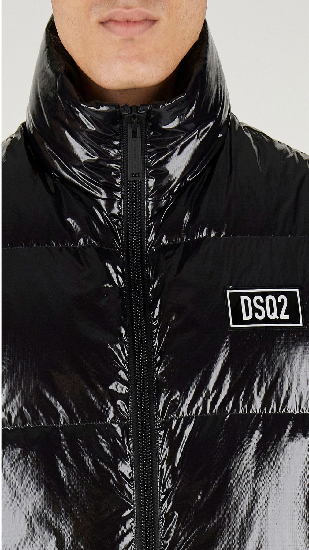 Chaleco Dsquared2 acolchada brillante.