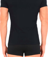 Camiseta Emporio Armani con logo en la parte delantera y parte trasera