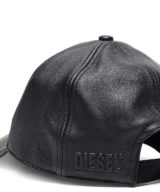 Gorra Diesel de béisbol liviano y acolchado con un parche del logotipo en goma