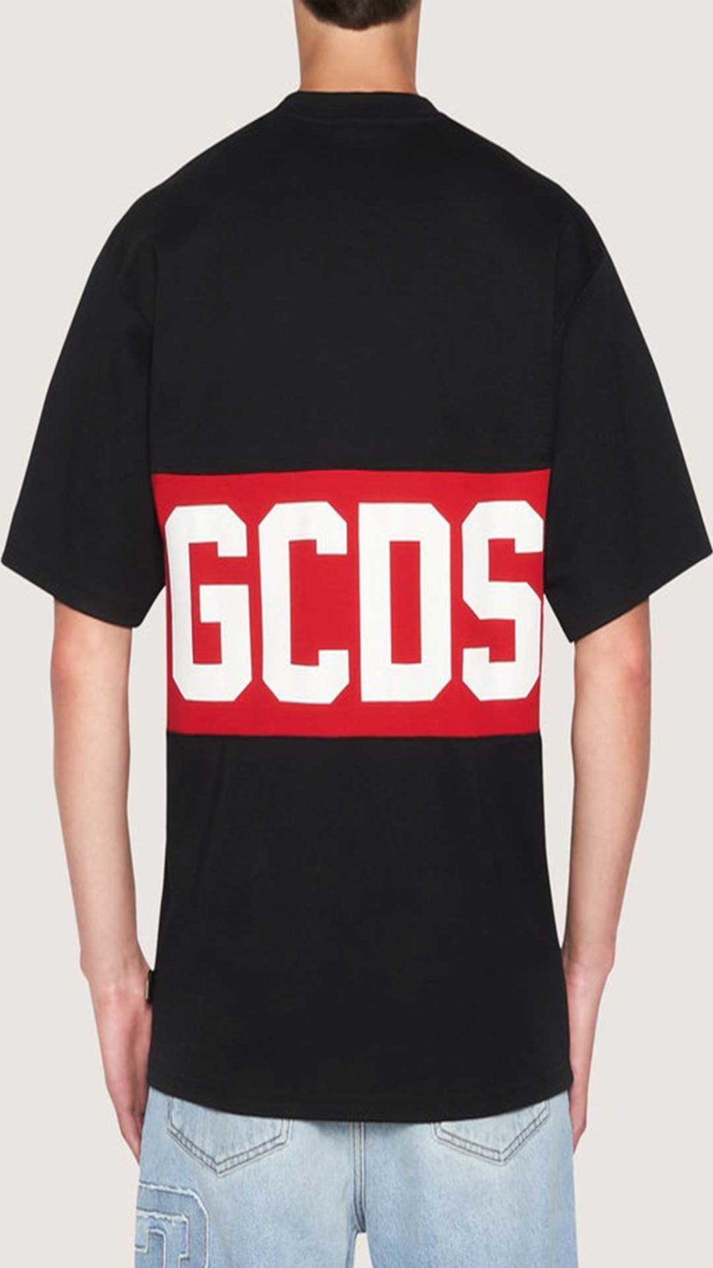 Camiseta negra GCDS con logo estampado