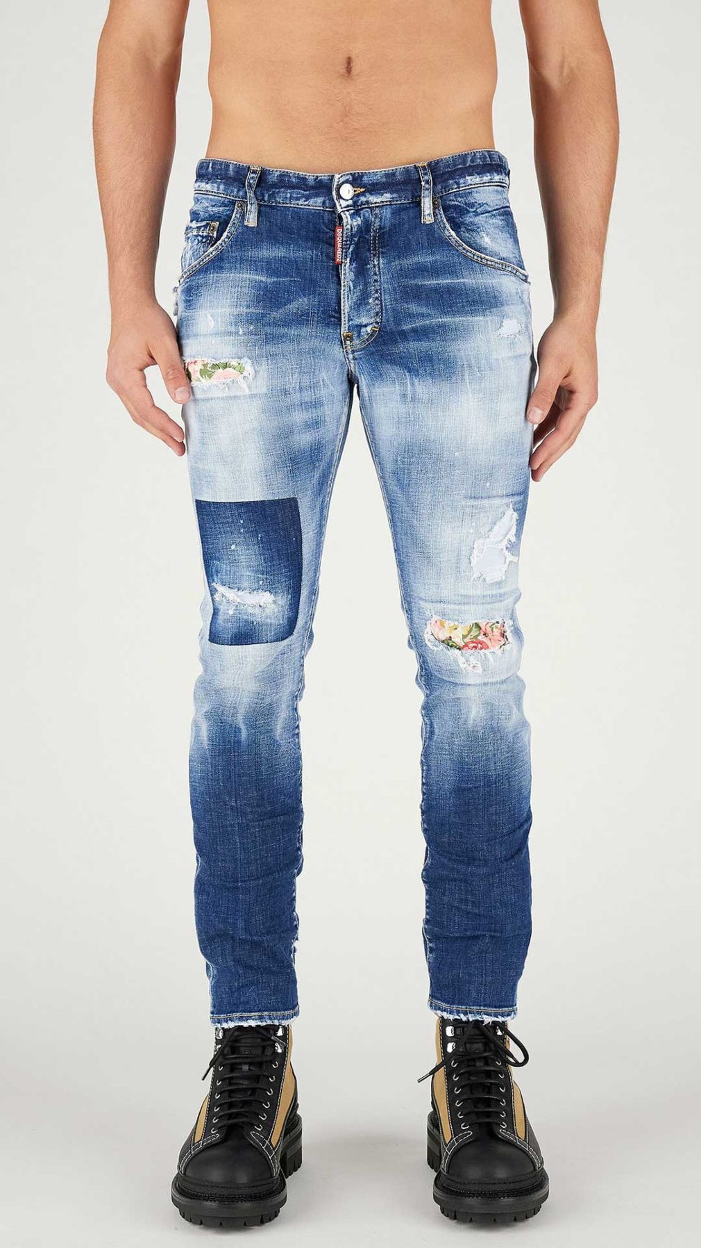 Jeans Skater Dsquared2 con motivos florales en los parches