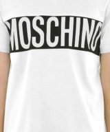 Camiseta blanca de Moschino con banda en contraste y maxilogo estampado