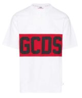 Camiseta blanca GCDS con logo estampado en la parte lelantera y parte trasera