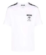 Camiseta blanca Moschino con logo Double Question Mark en la parte delantera y bandas laterales en las mangas
