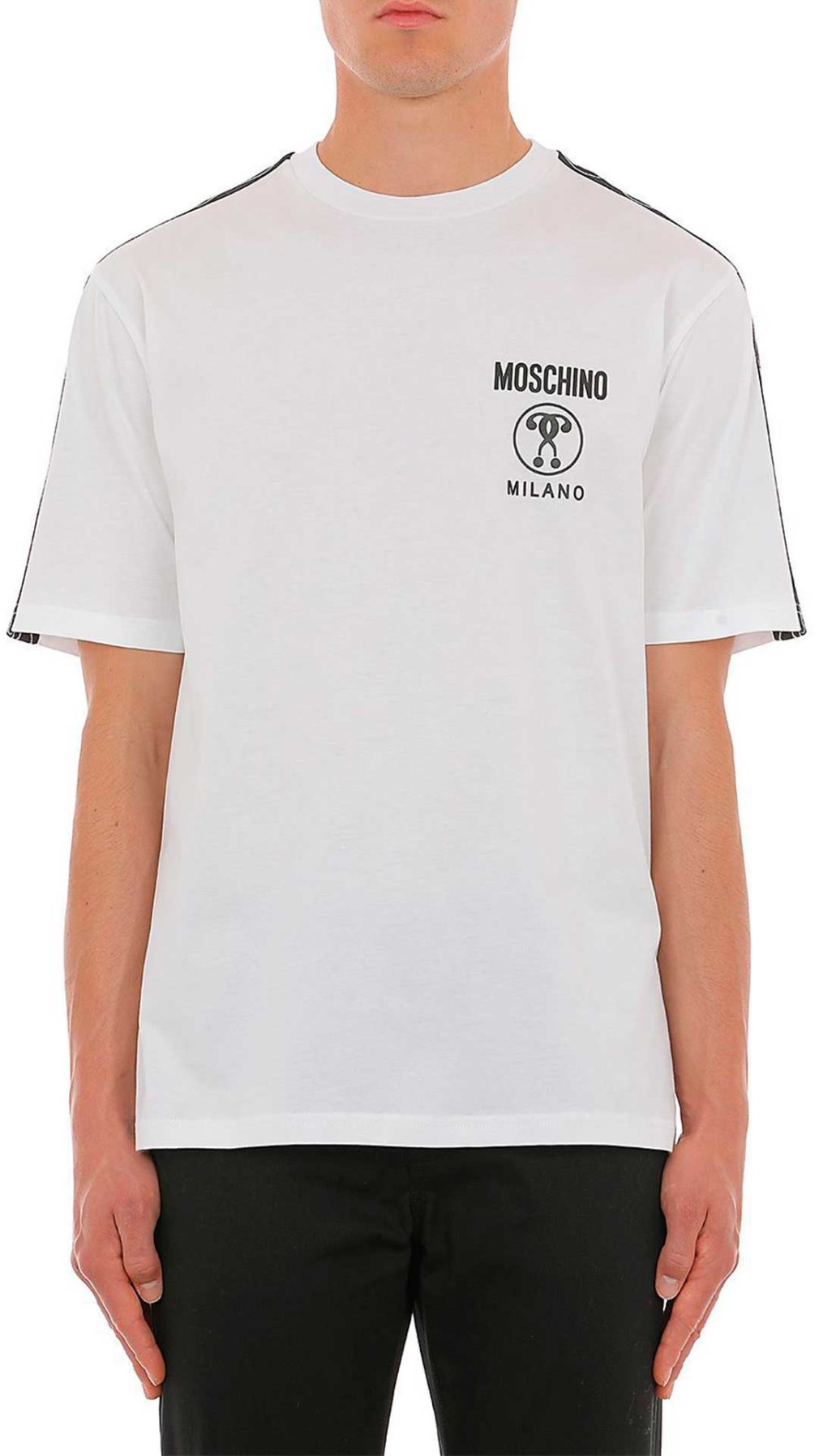 Camiseta blanca Moschino con logo Double Question Mark en la parte delantera y bandas laterales en las mangas