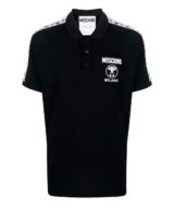Polo negro Moschino con logo Double Question Mark en la parte delantera y bandas laterales en las mangas
