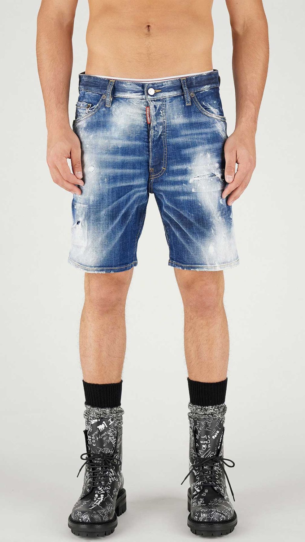Pantalón corto Dsquared2 con etiqueta estampado hoja de Canadá