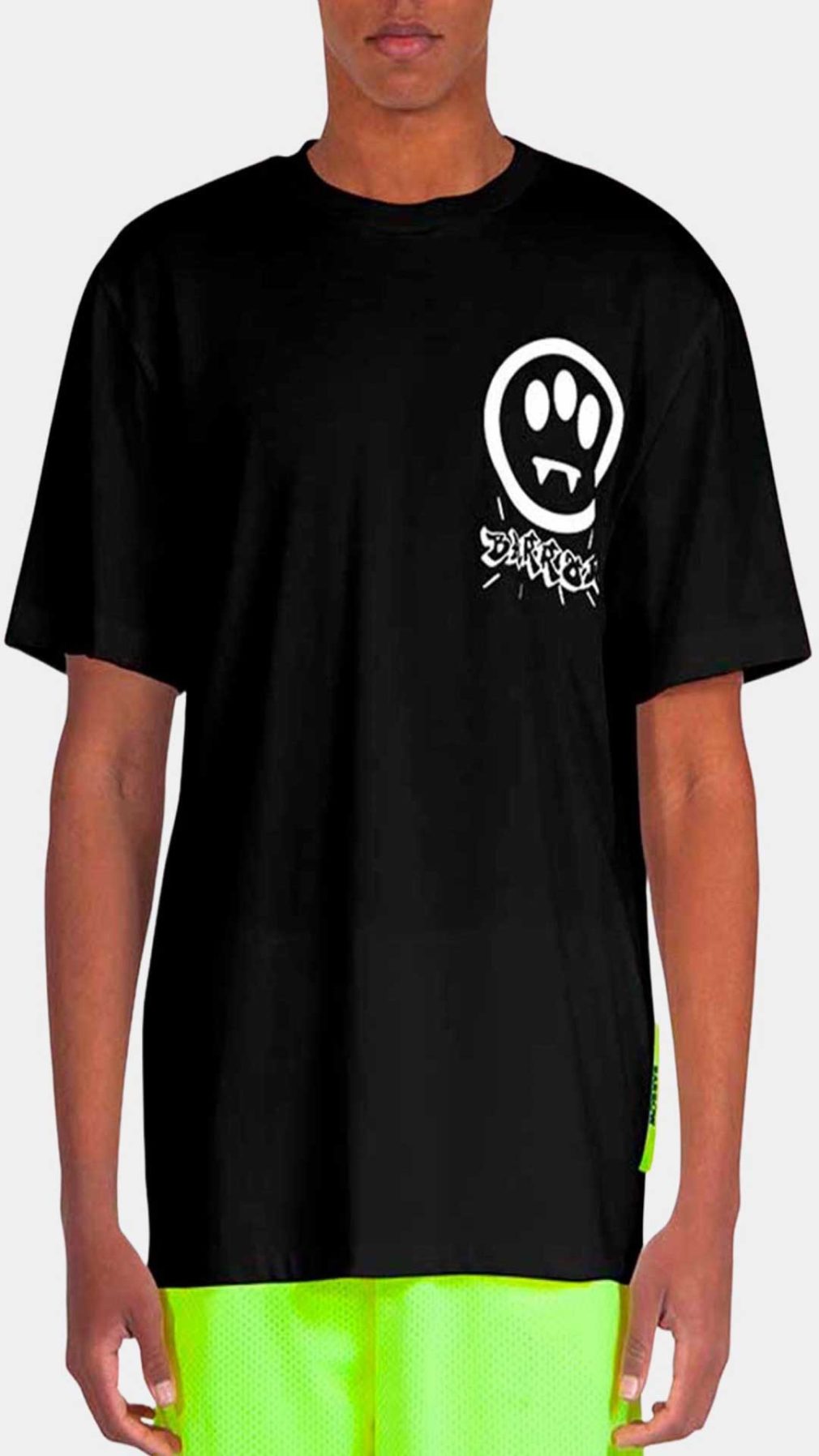 Camiseta negra Barrow con serigrafía en la parte trasera y logotipo