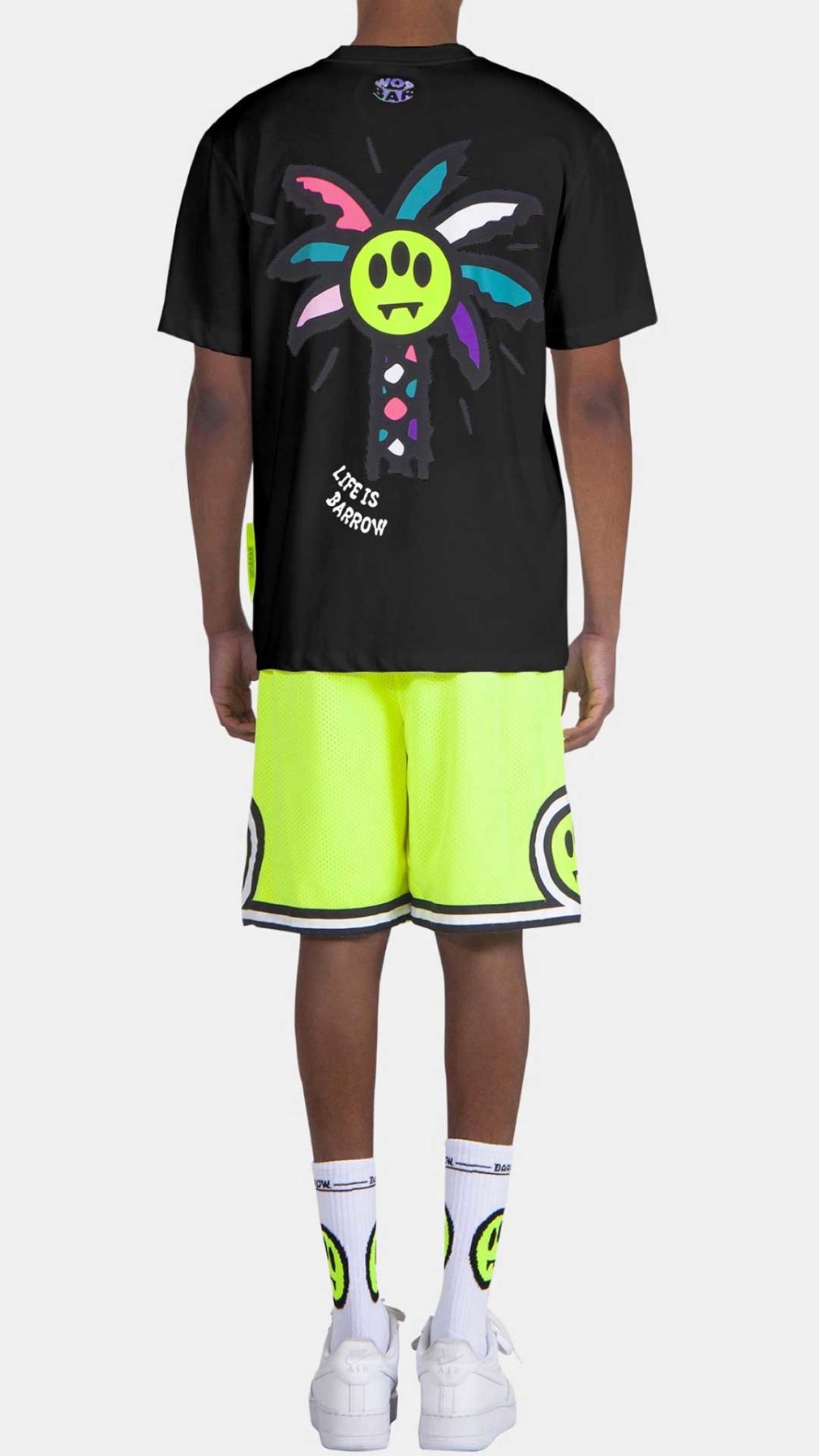 Camiseta negra Barrow con serigrafía en la parte trasera y logotipo