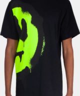 Camiseta negra Barrow con serigrafía en el lado izquierdo