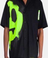 Camisa negra Barrow con serigrafía en la parte derecha