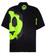 Camisa negra Barrow con serigrafía en la parte derecha
