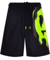 Pantalón corto negro Barrow  con serigrafia en el lado izquierdo