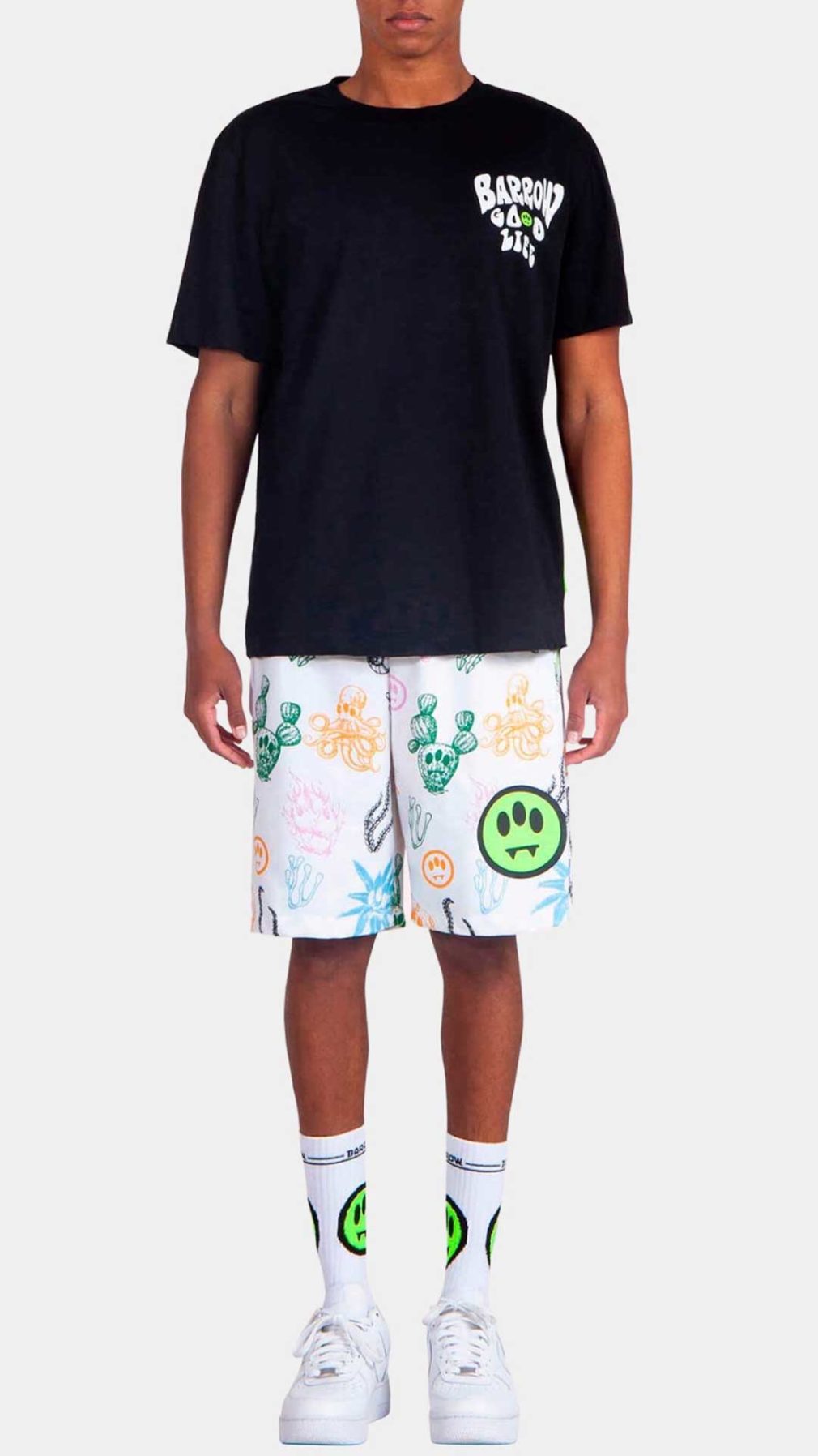 Camiseta negra Barrow con serigrafía en la parte trasera y logotipo