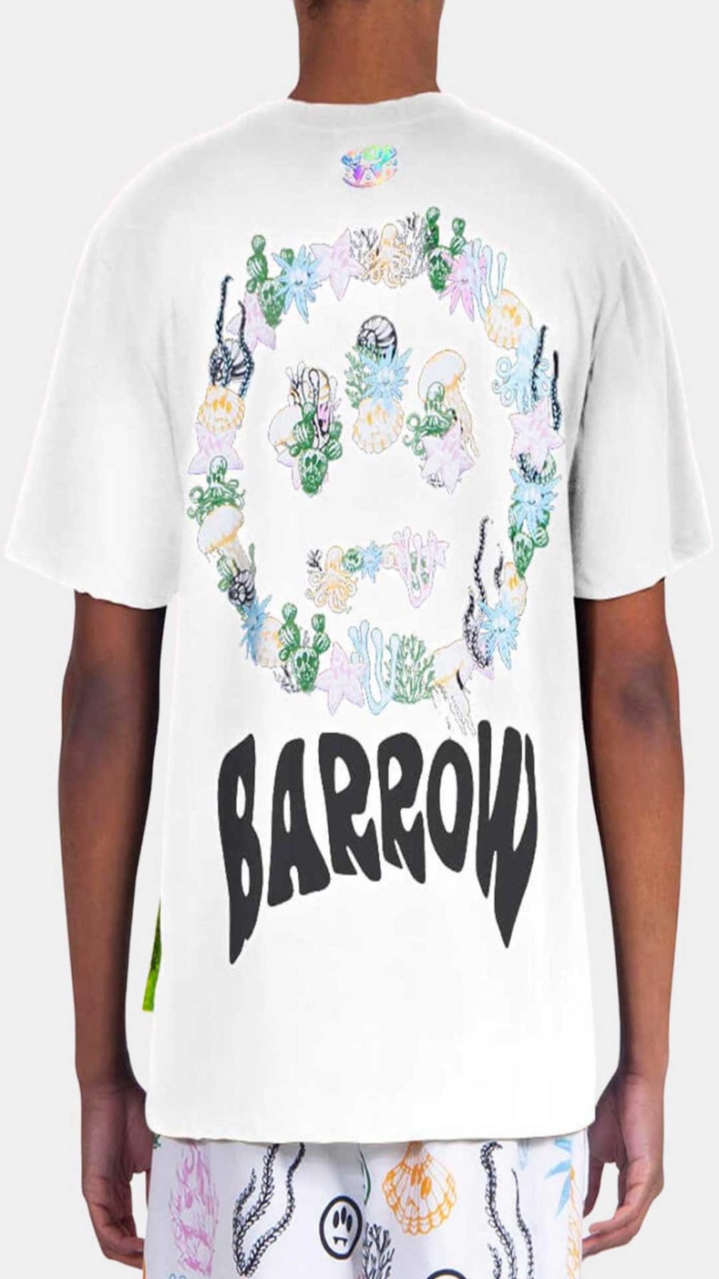 Camiseta blanca Barrow con serigrafía en la parte trasera y logotipo