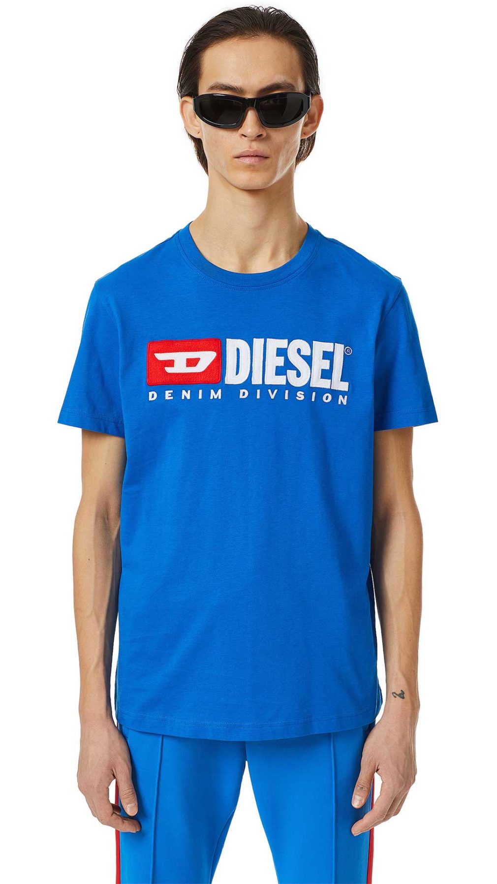 Camiseta azul Diesel logo en la parte delantera