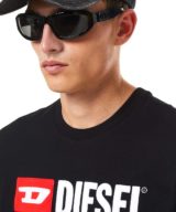 Camiseta negra Diesel con logotipo en la parte delantera