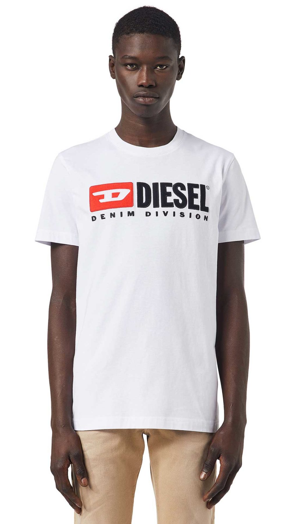 Camiseta blanca Diesel con logotipo en la parte delantera