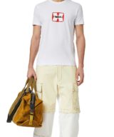Camiseta blanca Diesel con logo en relieve en la parte delantera