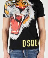 Camiseta negra Dsquared2 con serigrafia de tigre y logo al lado izquierdo