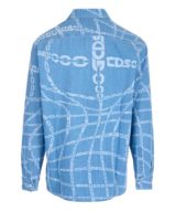 Camisa GCDS azul denim con estampado de cadenas y logo en toda la pieza
