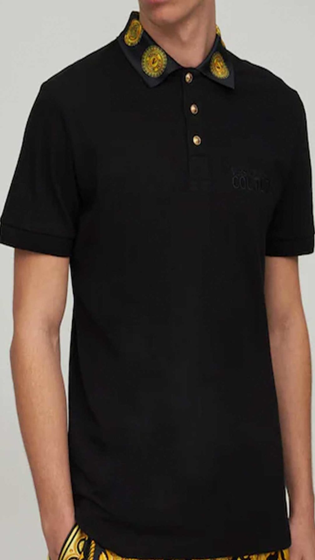 Polo Versace Jeans Couture con logo en el cuello