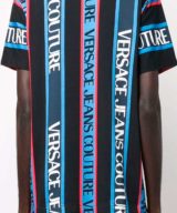 Camiseta Versace Jeans Couture con rayas verticales y logo