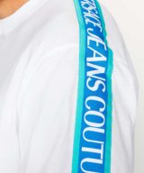 Camiseta blanca Versace Jeans Couture bandas con logo en los hombros
