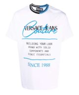 Camiseta  blanca Versace Jeans Couture con logo estampado en la parte delantera
