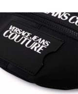 Riñonera Versace Jeans Couture con logo en relieve  en la parte delantera