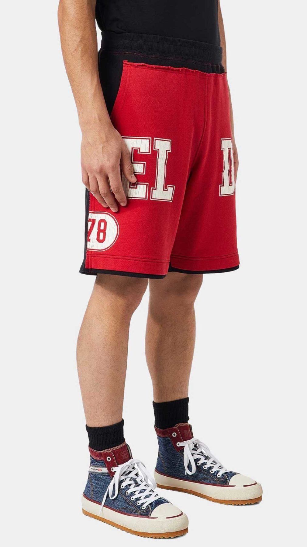 Pantalón corto rojo y negro Diesel con logotipo Diesel 1978