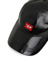Gorra Diesel logotipo ‘D’ rojo bordado en la parte delantera en parche