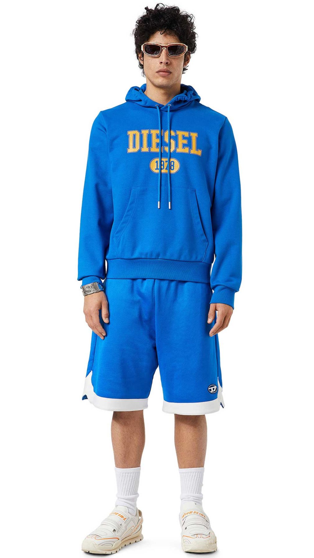Sudadera azul Diesel con capucha y logotipo en la  parte delantera