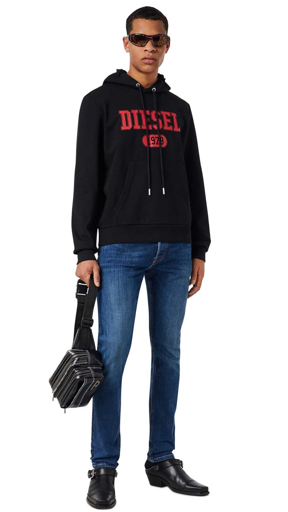 Sudadera negra Diesel con capucha y logotipo en l aparte delantera