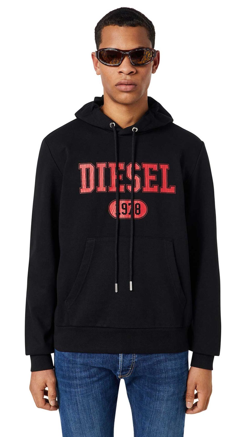 Sudadera negra Diesel con capucha y logotipo en l aparte delantera